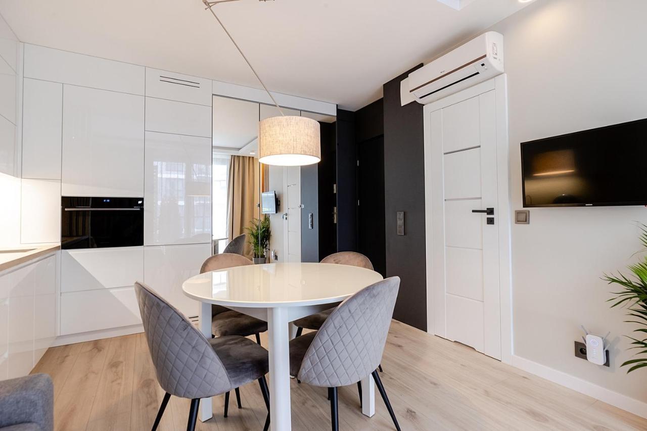 Apartment Wola, Wi-Fi, Smart Lock, Air Condition Varsovia Exterior foto